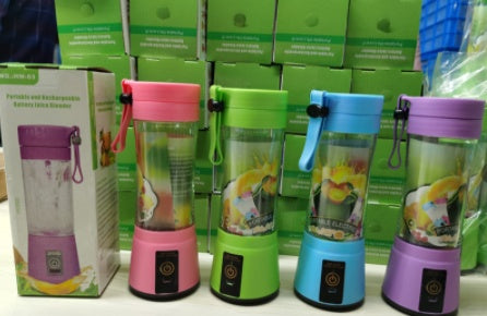 Blend Anywhere: USB Rechargeable Portable Blender for Fresh Juices